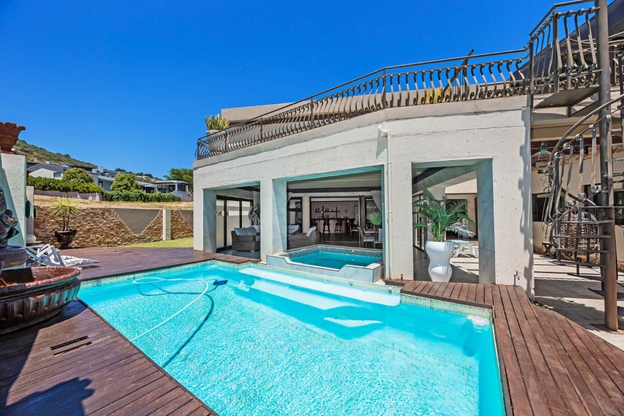 8 Bedroom Property for Sale in Baronetcy Estate Western Cape